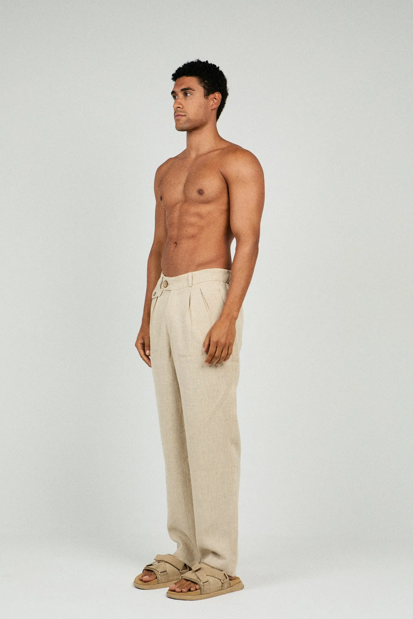 RELAXED FIT PLEATED LINEN PANTS