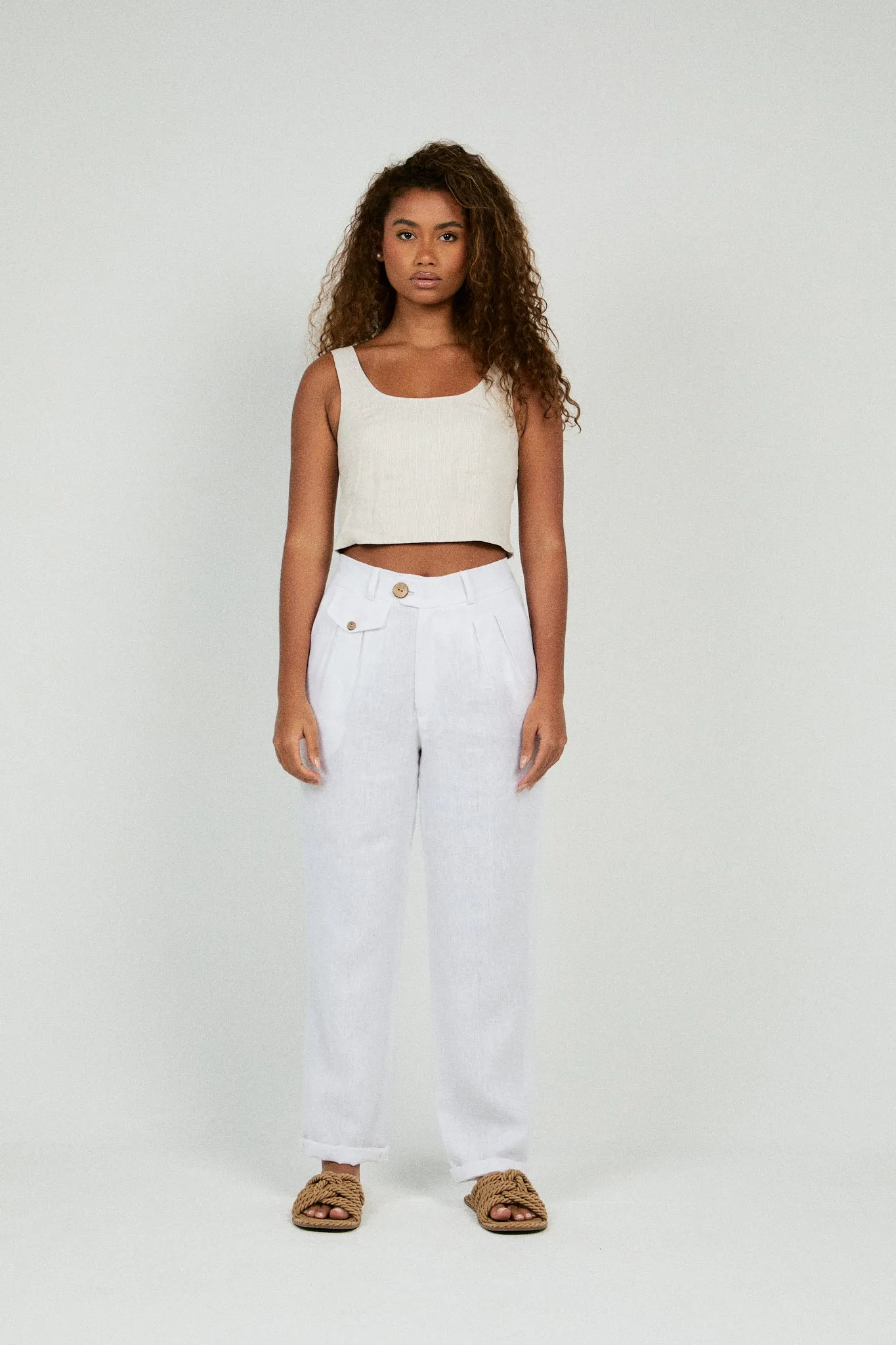 RELAXED FIT PLEATED LINEN PANTS
