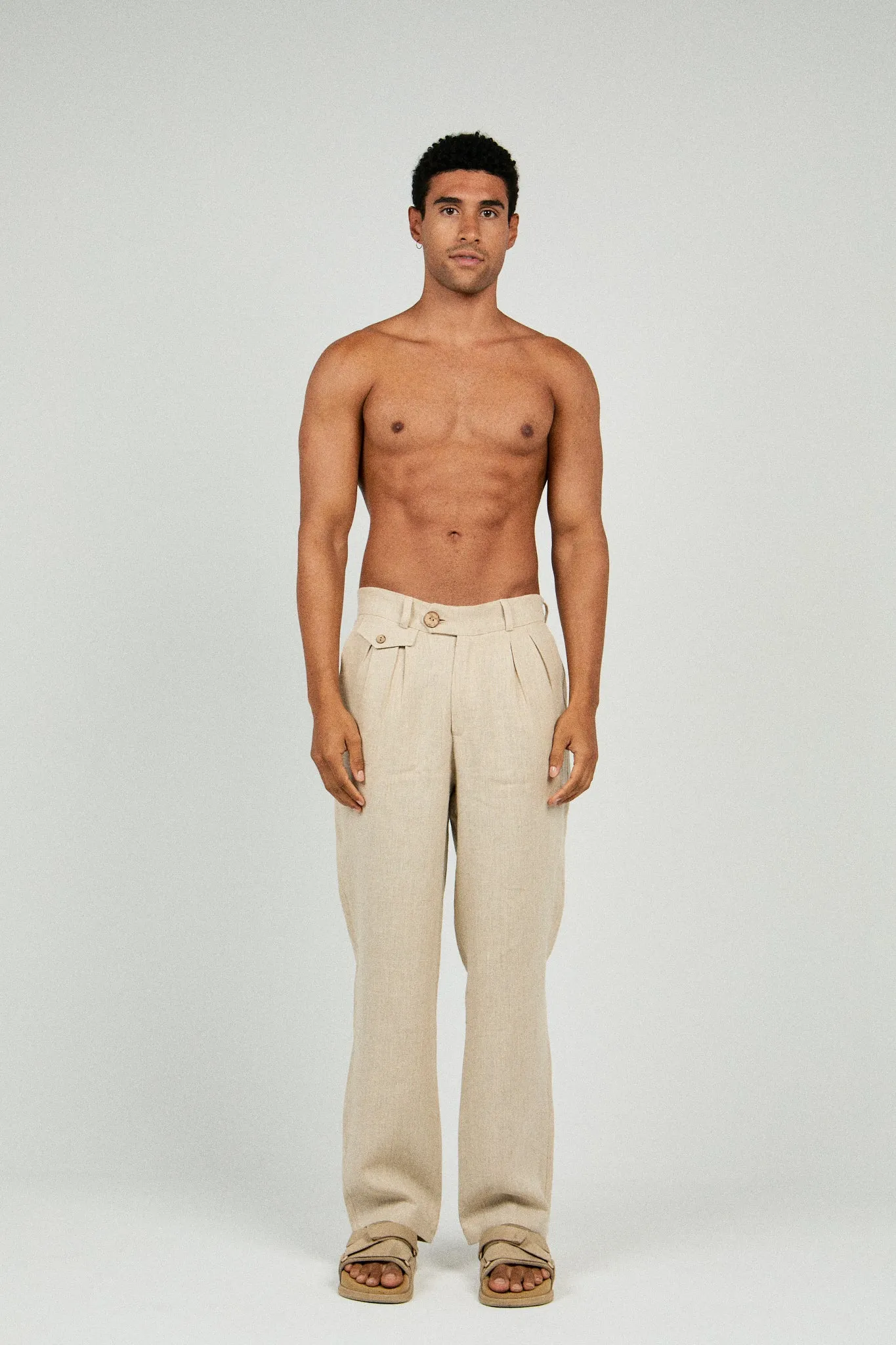 RELAXED FIT PLEATED LINEN PANTS