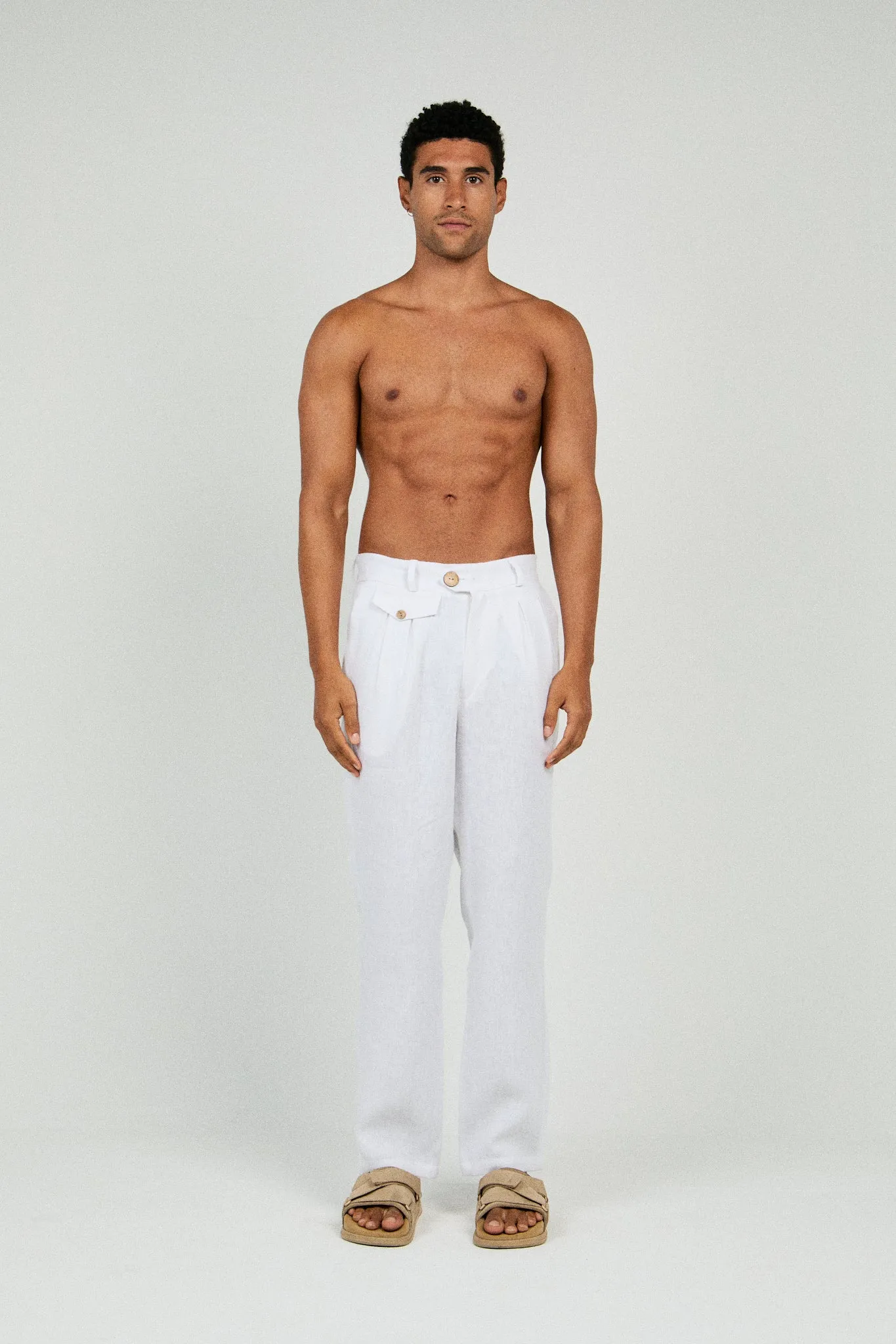 RELAXED FIT PLEATED LINEN PANTS