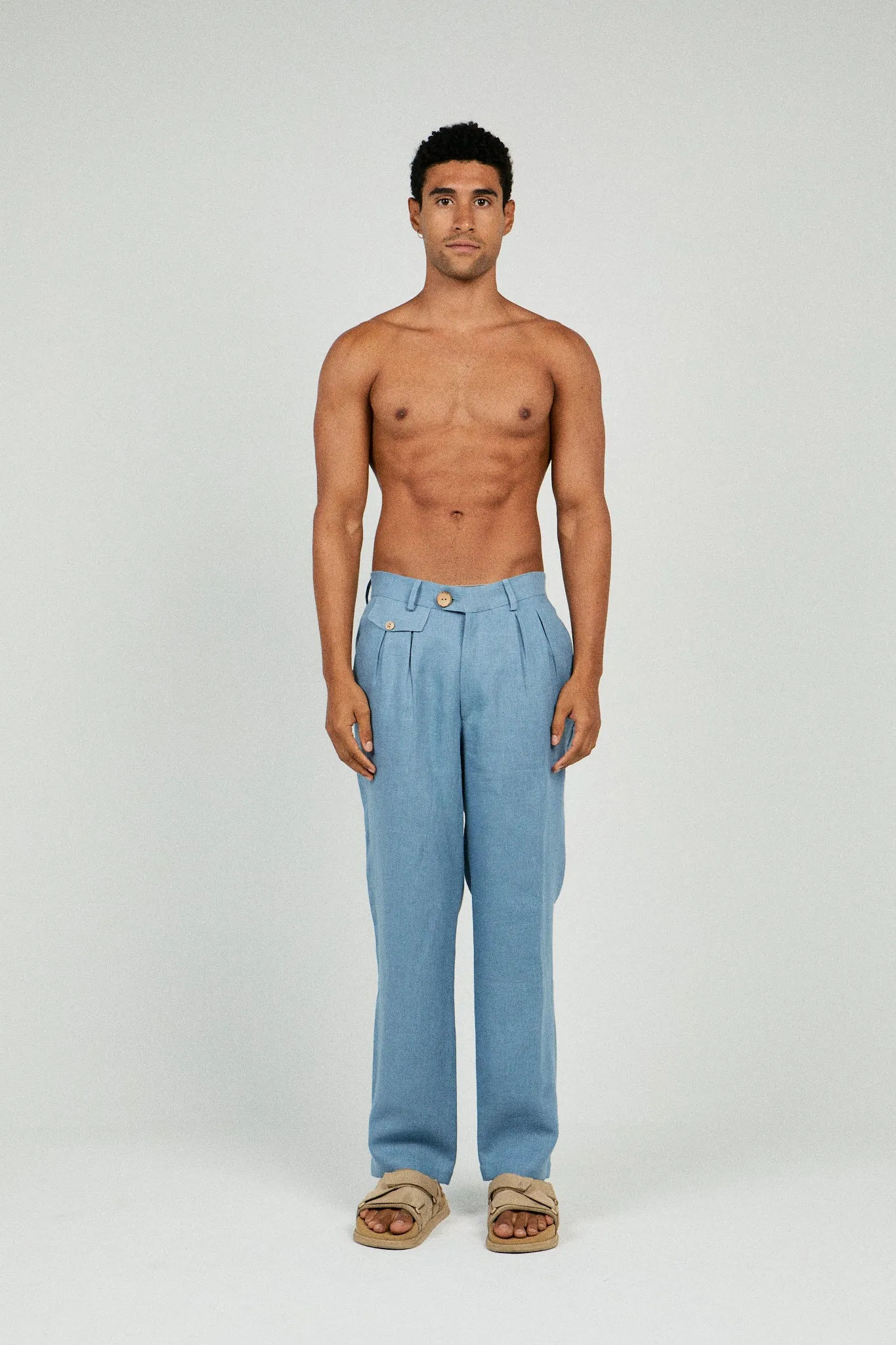 RELAXED FIT PLEATED LINEN PANTS