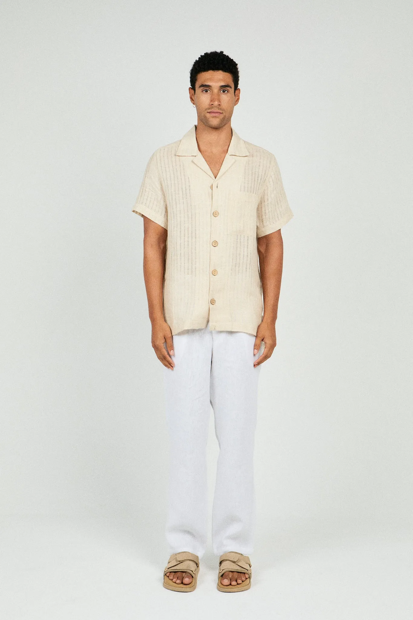 RELAXED FIT PLEATED LINEN PANTS