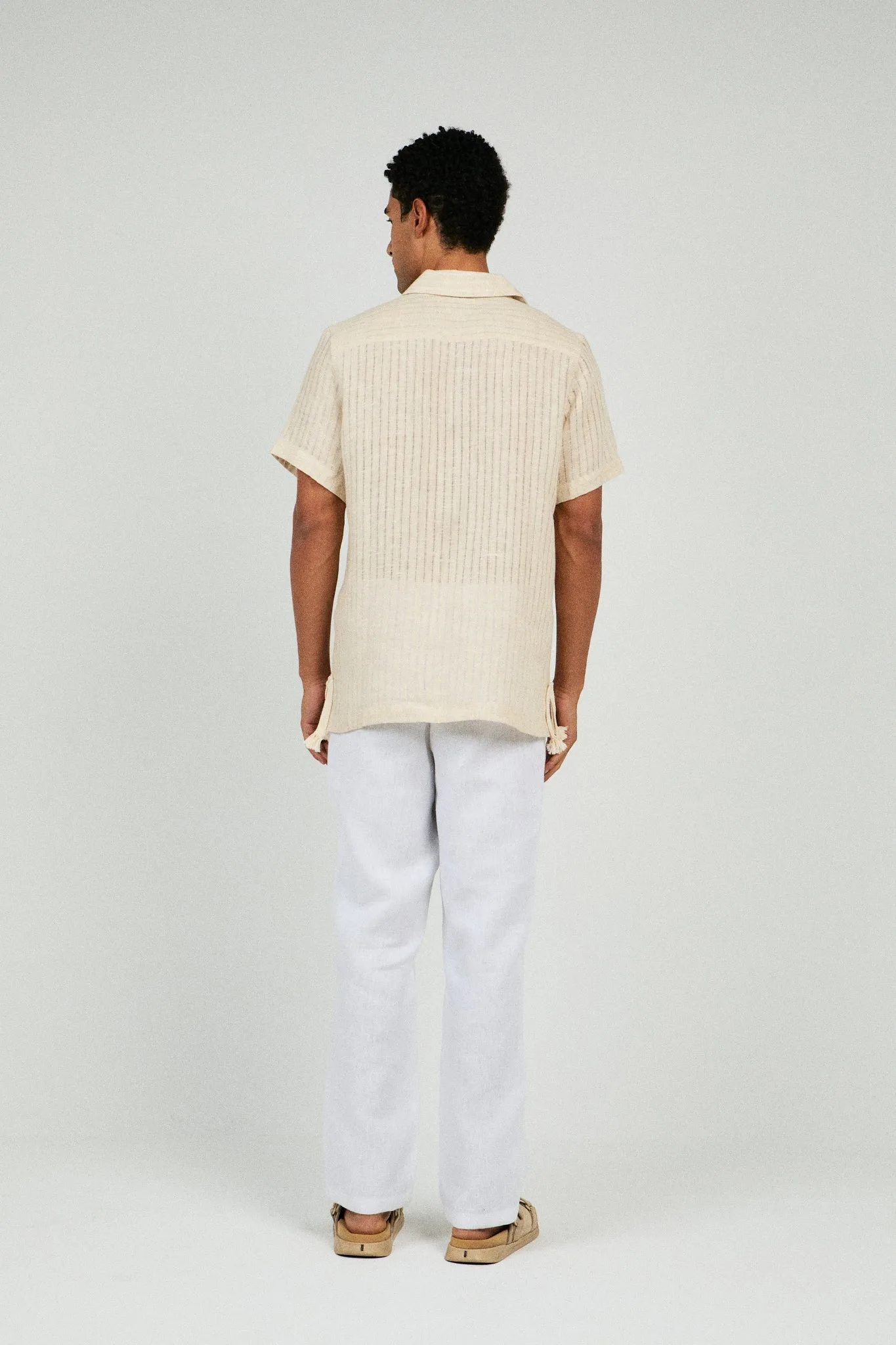 RELAXED FIT PLEATED LINEN PANTS