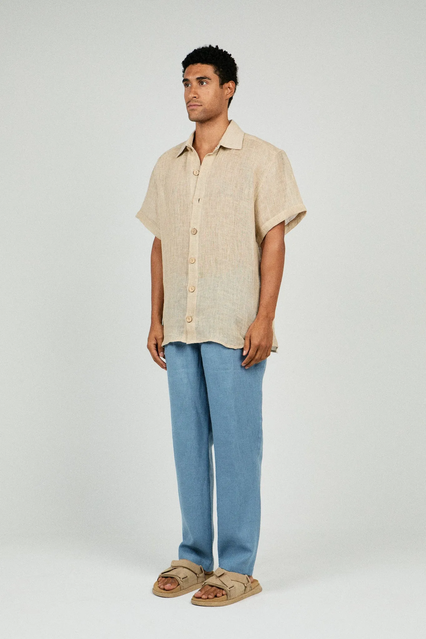 RELAXED FIT PLEATED LINEN PANTS